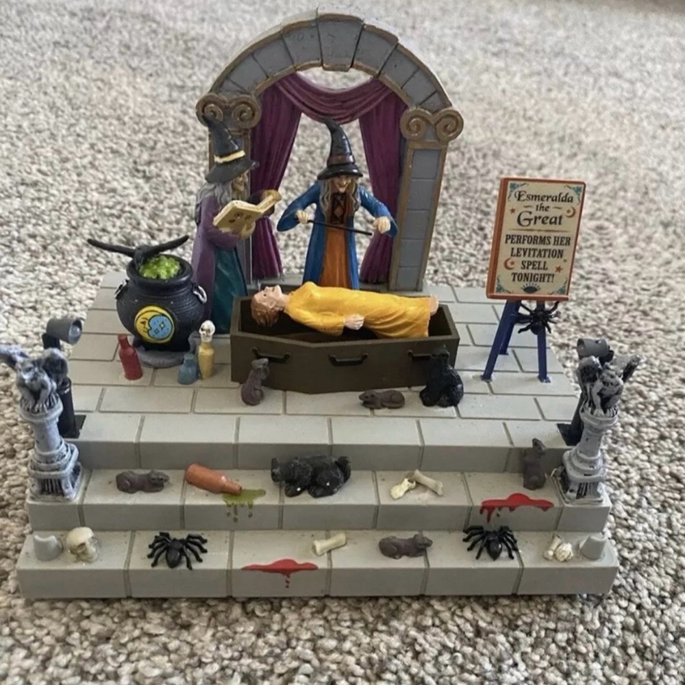 Lemax Spooky Town Witch Display - Multicolor - Picture 2 of 6